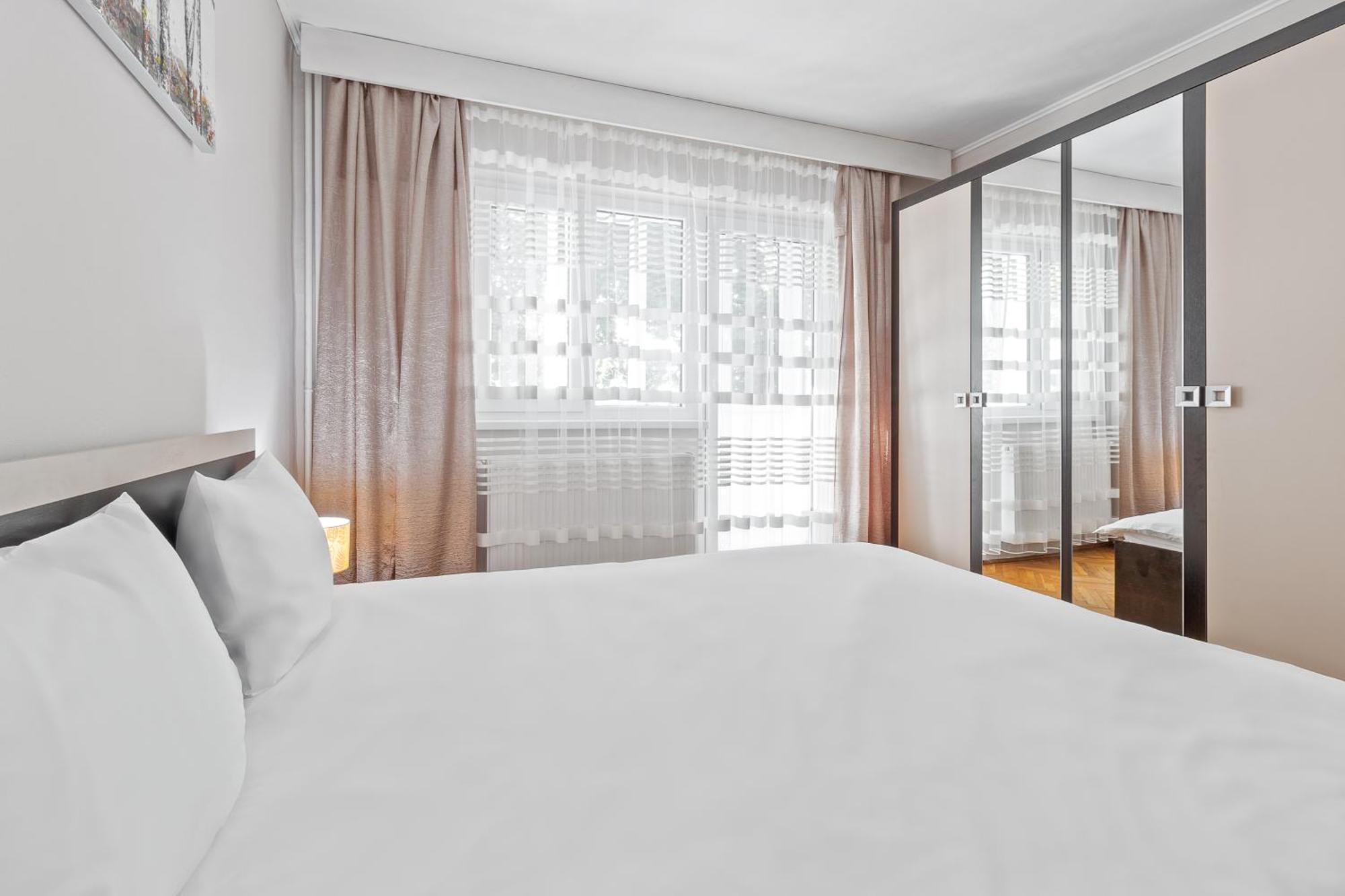 Apartament Helena Oradea Zewnętrze zdjęcie